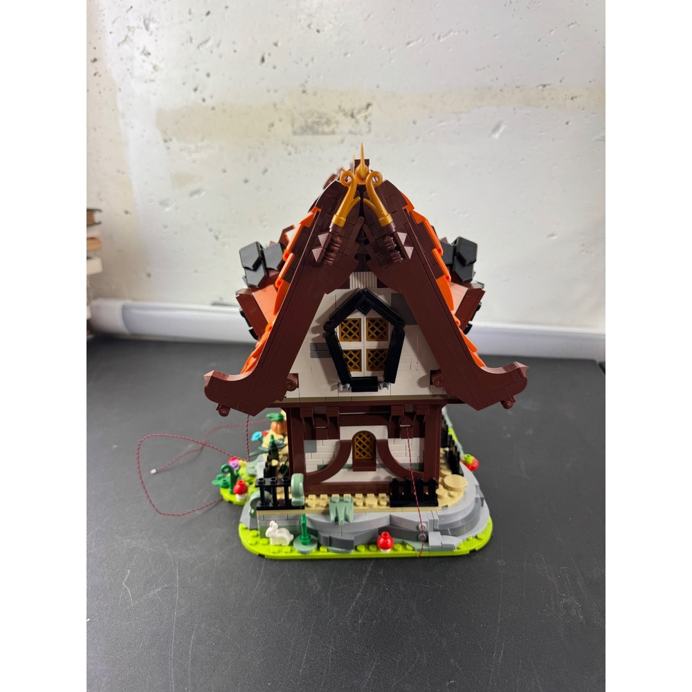 Mould King 16054 Novatown Mid- Age World Log Cabin 2192 Pc Medieval Building Set - Picture 5 of 9